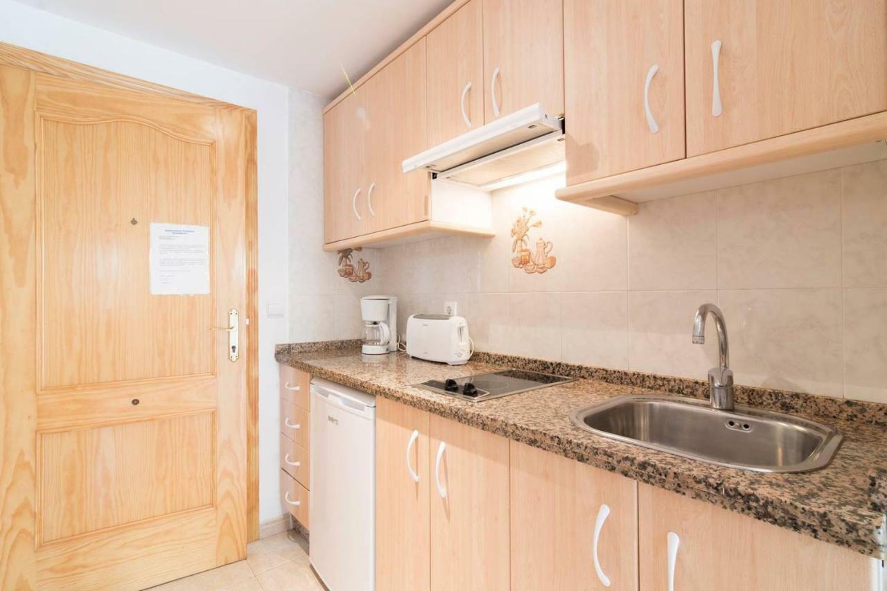 Apartamentos Vicenta Carihuela By Playa Miguel Torremolinos Dış mekan fotoğraf
