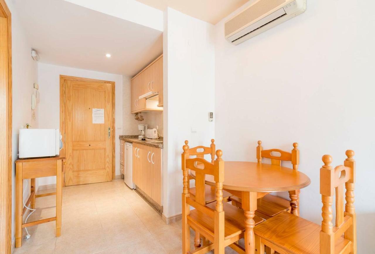 Apartamentos Vicenta Carihuela By Playa Miguel Torremolinos Dış mekan fotoğraf