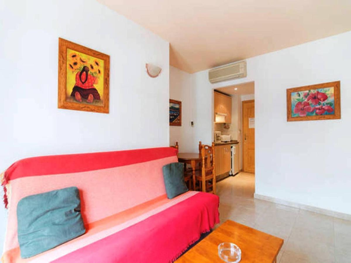 Apartamentos Vicenta Carihuela By Playa Miguel Torremolinos Dış mekan fotoğraf