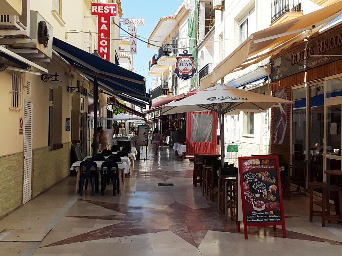 Apartamentos Vicenta Carihuela By Playa Miguel Torremolinos Dış mekan fotoğraf